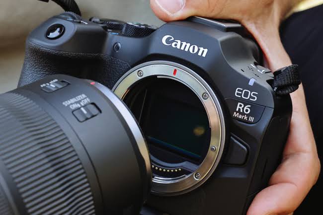 Canon EOS R6 Mark III bis