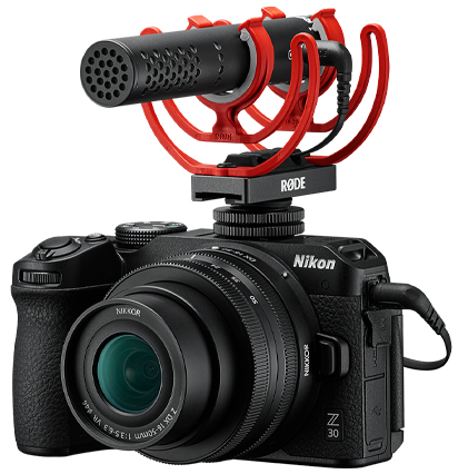 Z30 accessories corto cortometraggio